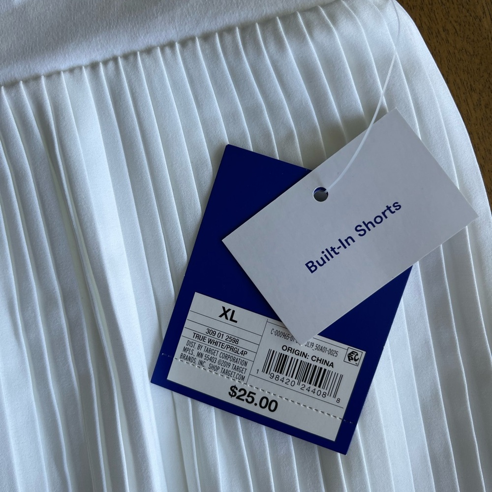 NWT White Pleated Skirt - Picture 2 of 3